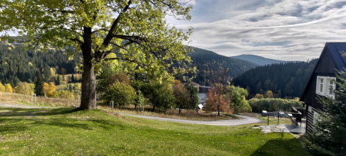 První fotografie příjezdu k chatě.